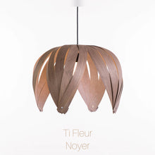 Charger l'image dans la galerie, Luminaires en Bois fabriquées à la main