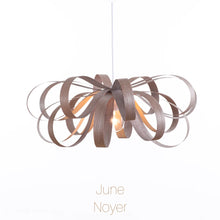 Charger l'image dans la galerie, Luminaires en Bois fabriquées à la main